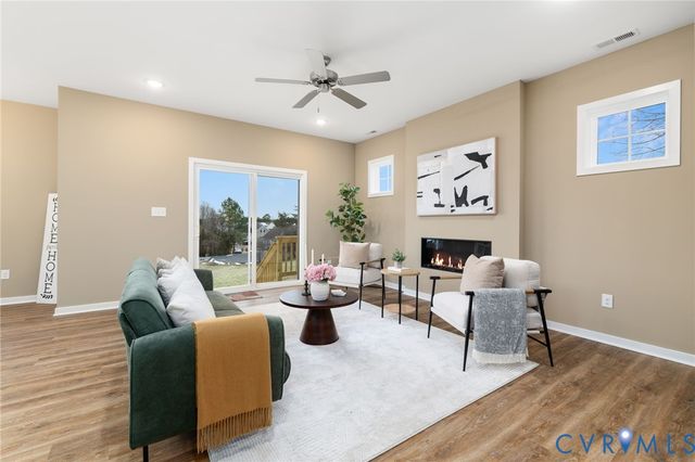 1800 Timberline Dr, Farmville, VA 23901