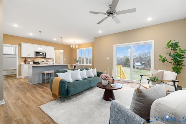 1800 Timberline Dr, Farmville, VA 23901