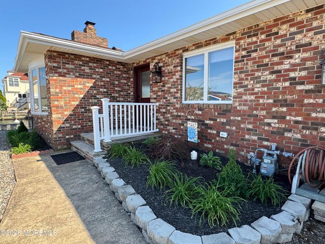 31 Navarra Drive, Brick, NJ 08723
