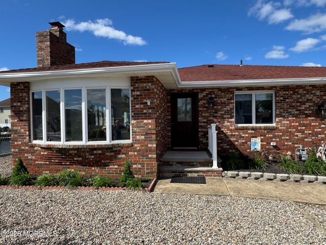 31 Navarra Drive, Brick, NJ 08723
