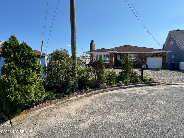 31 Navarra Drive, Brick, NJ 08723
