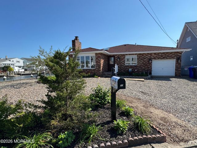 31 Navarra Drive, Brick, NJ 08723
