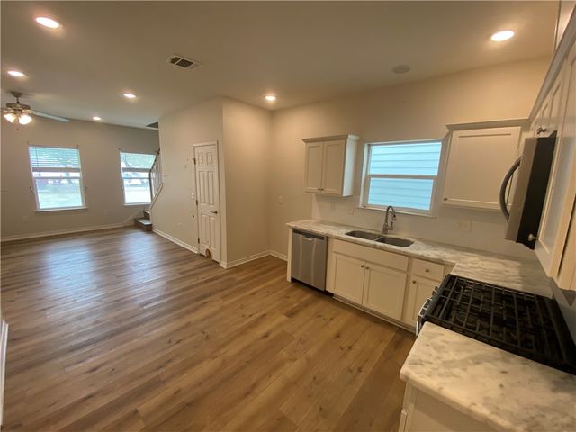 130 Lavaca, Rockport, TX 78382