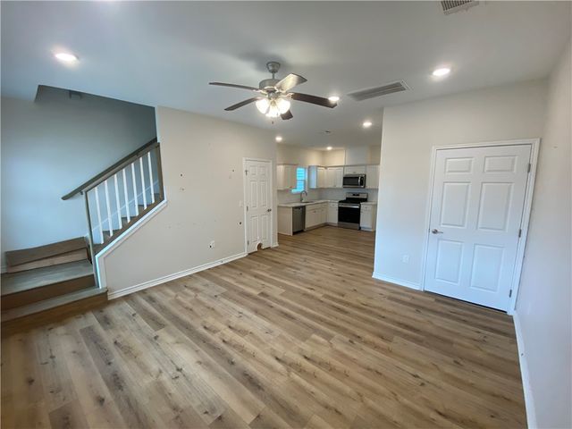 130 Lavaca, Rockport, TX 78382