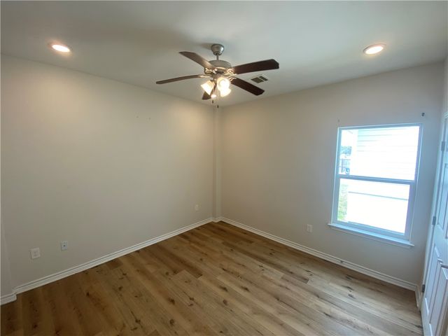 130 Lavaca, Rockport, TX 78382