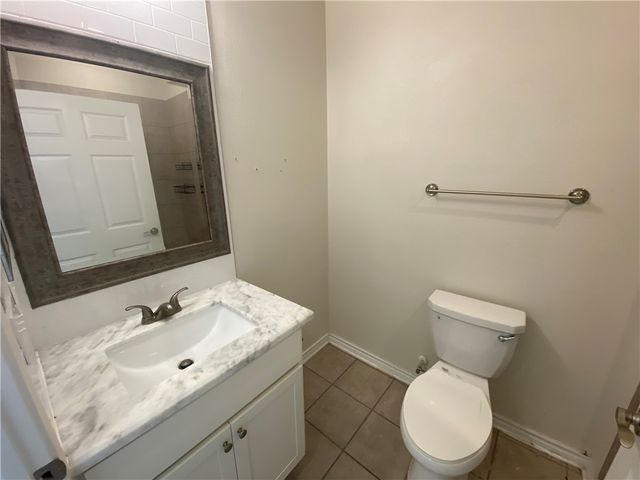 130 Lavaca, Rockport, TX 78382