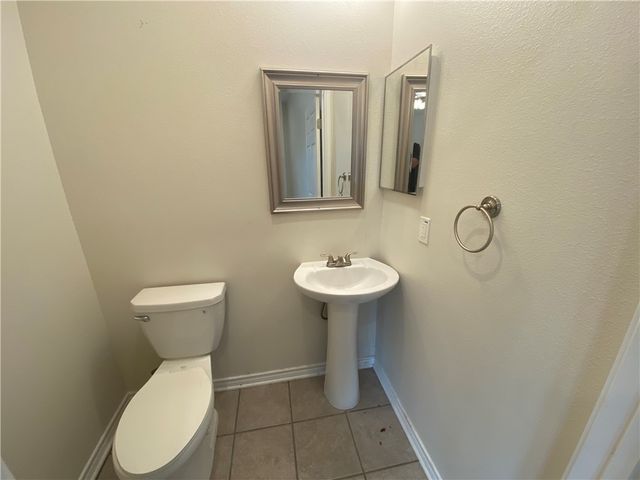 130 Lavaca, Rockport, TX 78382