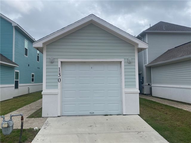 130 Lavaca, Rockport, TX 78382