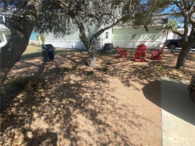 130 Lavaca, Rockport, TX 78382