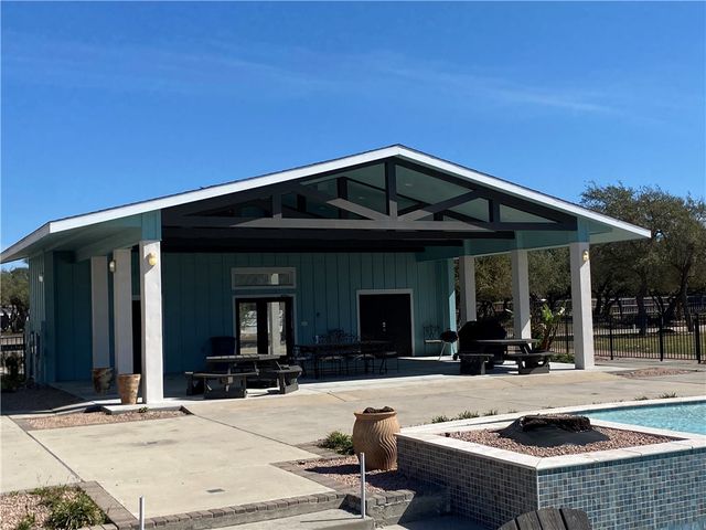 130 Lavaca, Rockport, TX 78382