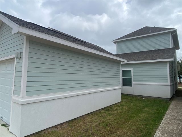 130 Lavaca, Rockport, TX 78382