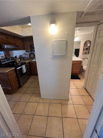 2480 Old Forge Lane 63, Las Vegas, NV 89121