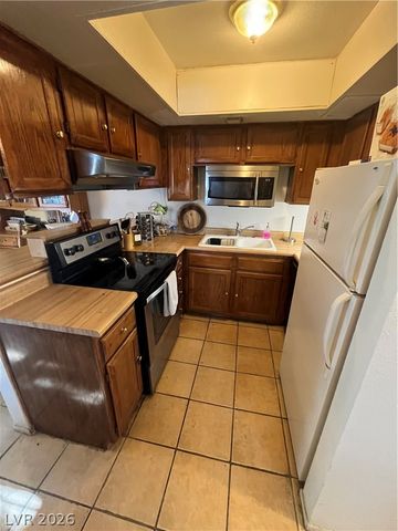 2480 Old Forge Lane 63, Las Vegas, NV 89121