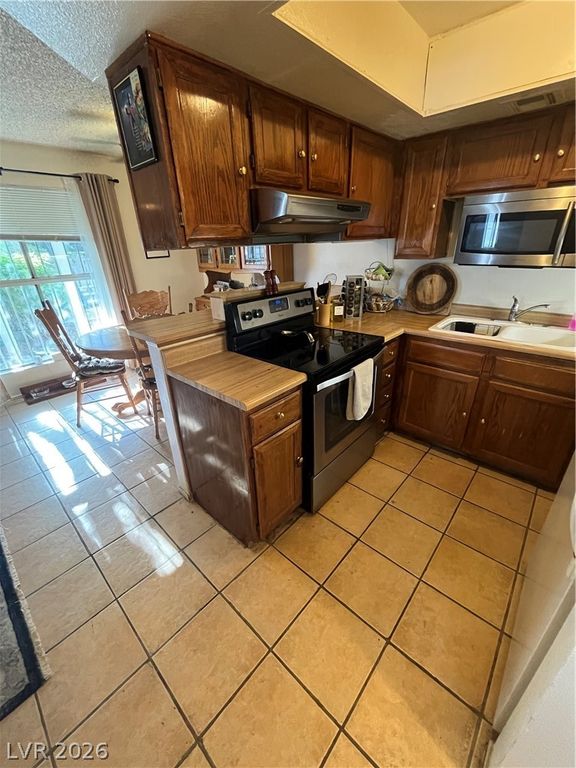 Image 17 of property listing at 2480 Old Forge Lane 63, Las Vegas, NV 89121