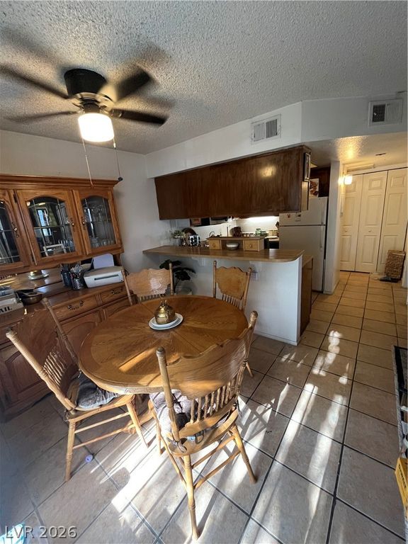 Image 6 of property listing at 2480 Old Forge Lane 63, Las Vegas, NV 89121