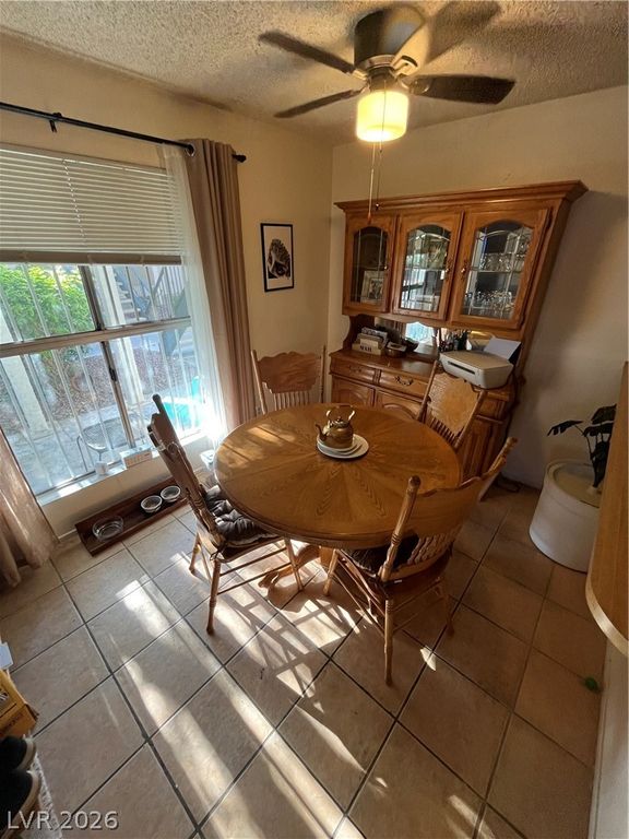 Image 7 of property listing at 2480 Old Forge Lane 63, Las Vegas, NV 89121