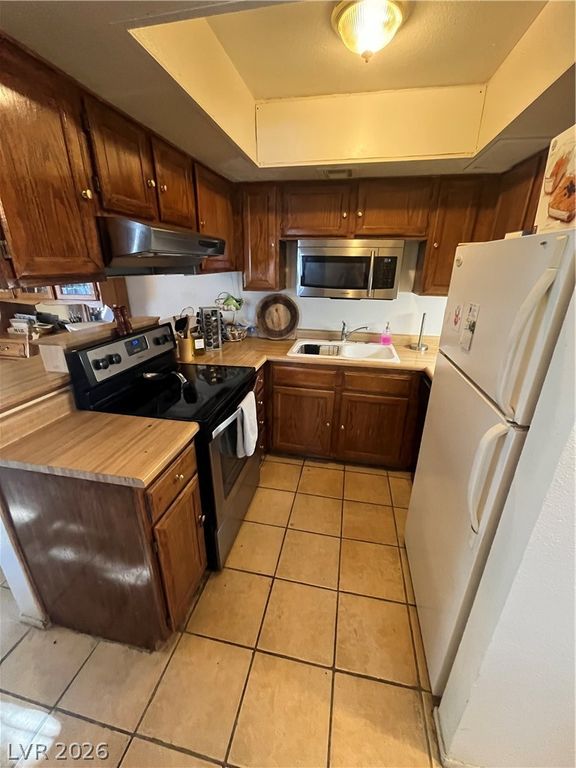Image 8 of property listing at 2480 Old Forge Lane 63, Las Vegas, NV 89121