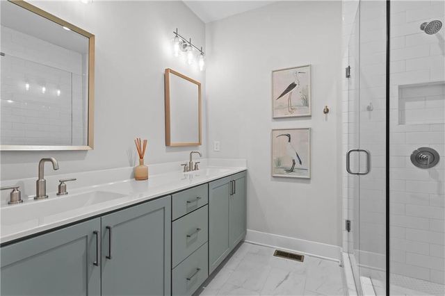 1056 Crest SE Circle 223, Atlanta, GA 30316