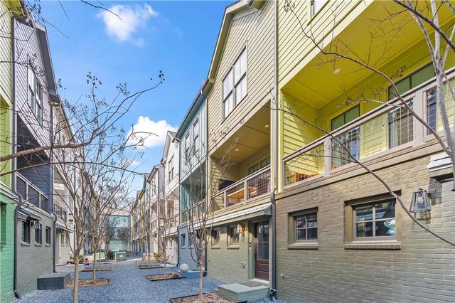 1056 Crest SE Circle 223, Atlanta, GA 30316