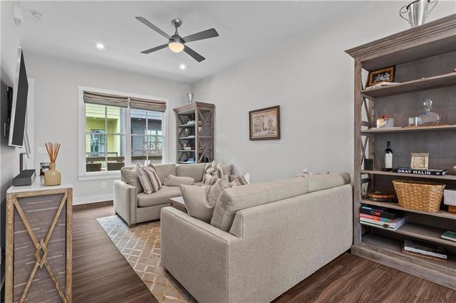 1056 Crest SE Circle 223, Atlanta, GA 30316