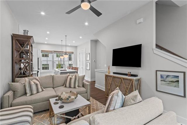 1056 Crest SE Circle 223, Atlanta, GA 30316