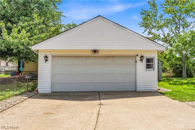15473 Hummel Road, Brook Park, OH 44142
