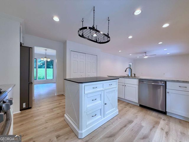 2200 Carey Place, Marietta, GA 30066
