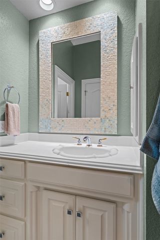 512 Ashmede Court, Arlington, TX 76013