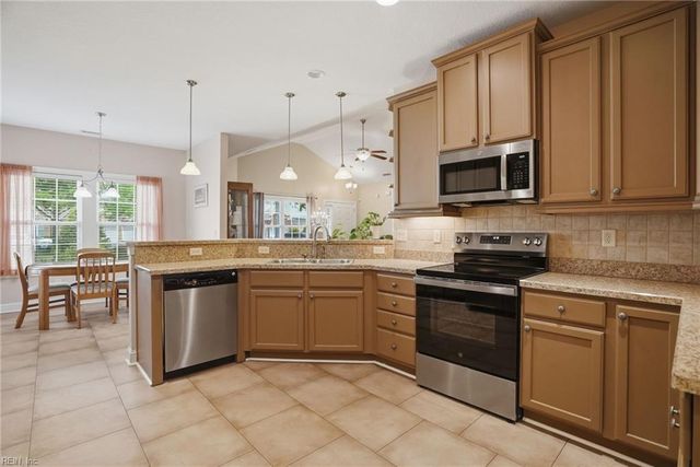 1431 Thistlewood LN, Chesapeake, VA 23320