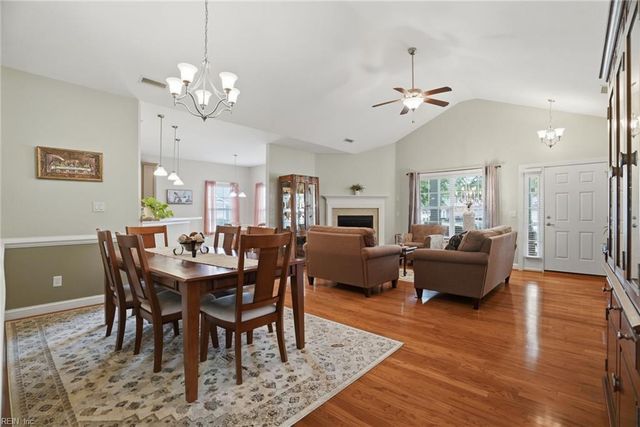 1431 Thistlewood LN, Chesapeake, VA 23320