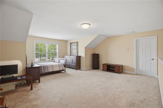 1431 Thistlewood LN, Chesapeake, VA 23320