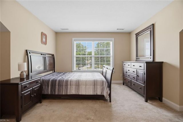 1431 Thistlewood LN, Chesapeake, VA 23320