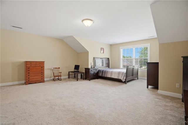 1431 Thistlewood LN, Chesapeake, VA 23320