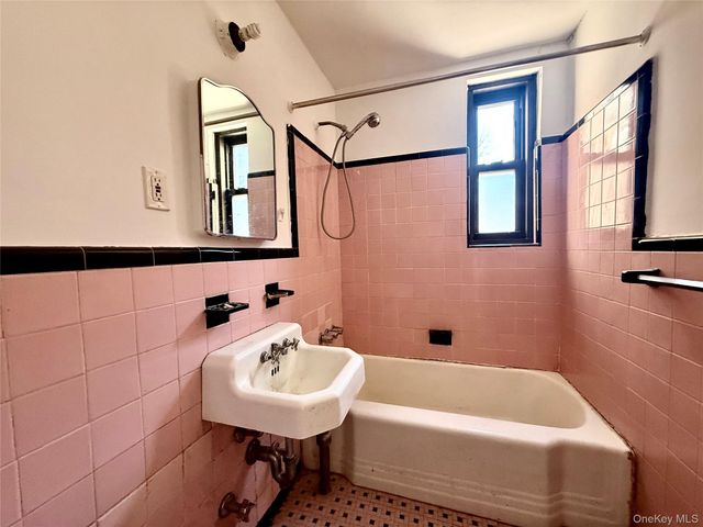112-50 Northern Boulevard 1A, Corona, NY 11368