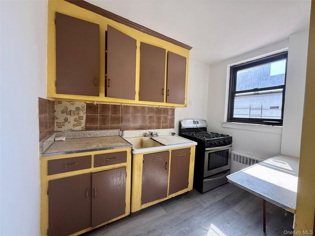 112-50 Northern Boulevard 1A, Corona, NY 11368