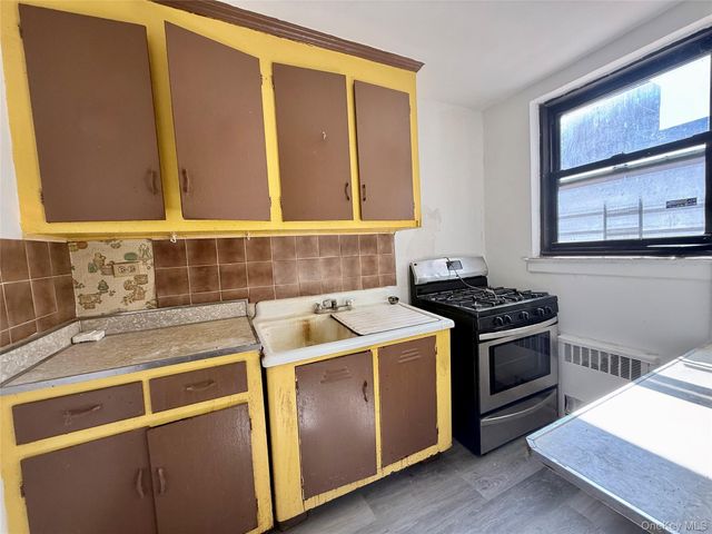 112-50 Northern Boulevard 1A, Corona, NY 11368