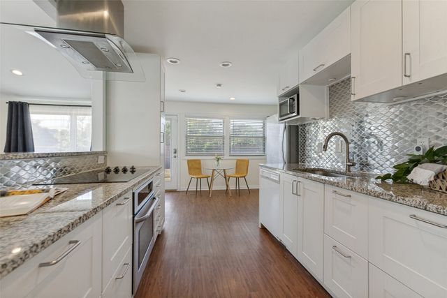 907 Wedgewood Way, Richardson, TX 75080