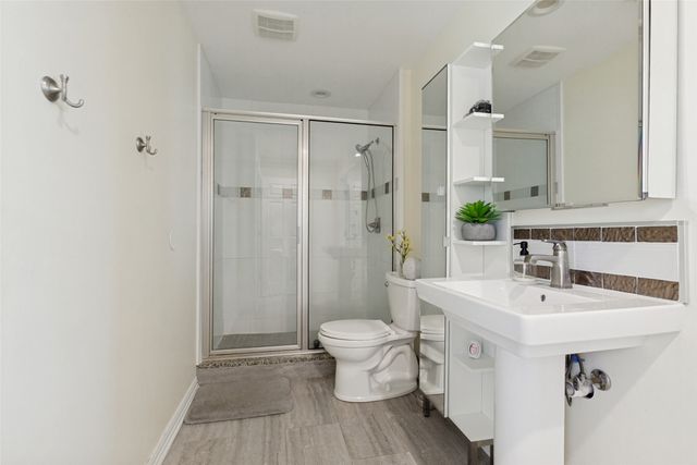907 Wedgewood Way, Richardson, TX 75080