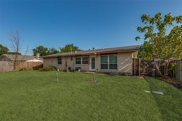 907 Wedgewood Way, Richardson, TX 75080