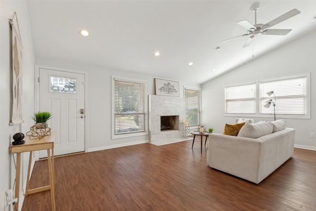 907 Wedgewood Way, Richardson, TX 75080