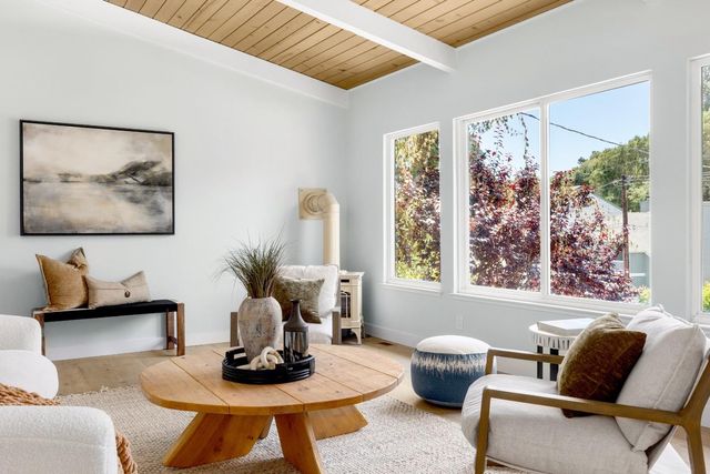 517 Sumner Avenue, Aptos, CA 95003