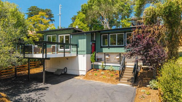 517 Sumner Avenue, Aptos, CA 95003