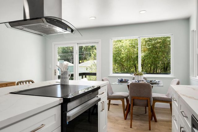 517 Sumner Avenue, Aptos, CA 95003