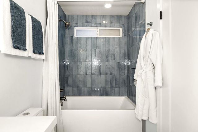 517 Sumner Avenue, Aptos, CA 95003