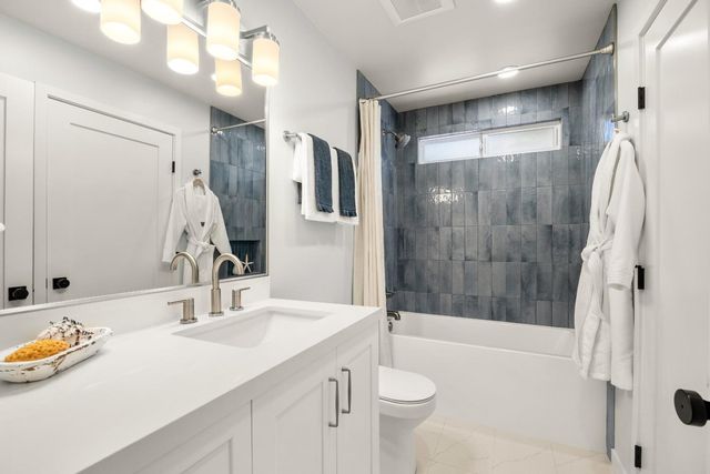 517 Sumner Avenue, Aptos, CA 95003