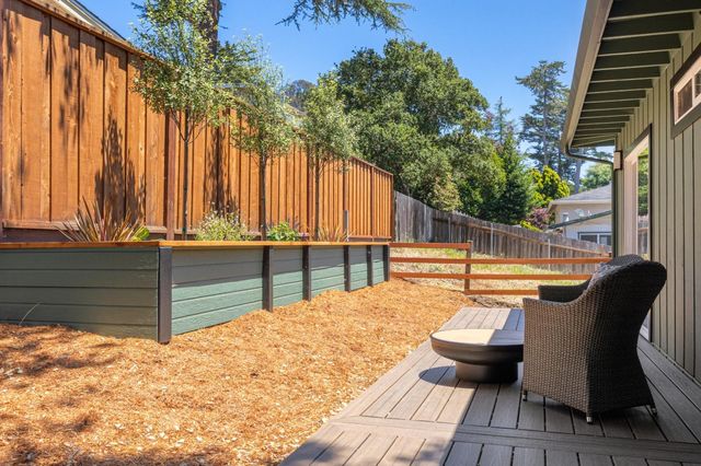 517 Sumner Avenue, Aptos, CA 95003