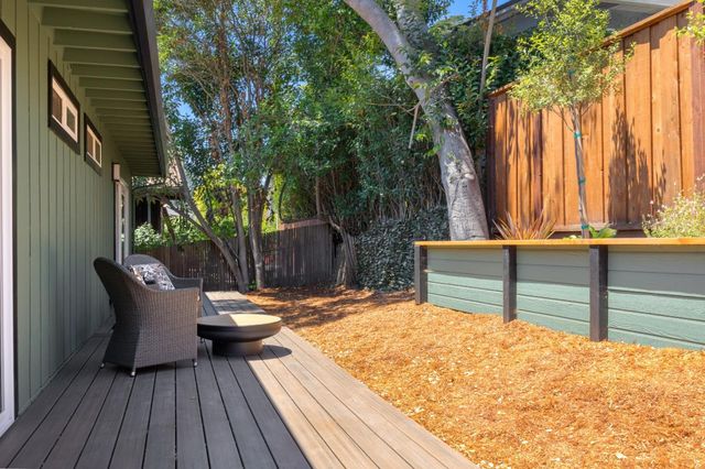 517 Sumner Avenue, Aptos, CA 95003