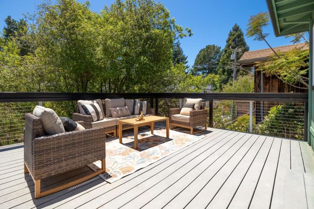 517 Sumner Avenue, Aptos, CA 95003
