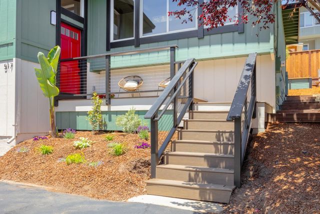 517 Sumner Avenue, Aptos, CA 95003