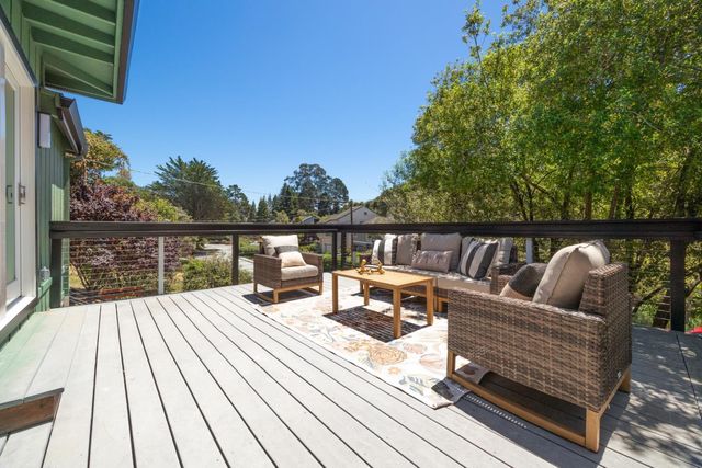 517 Sumner Avenue, Aptos, CA 95003
